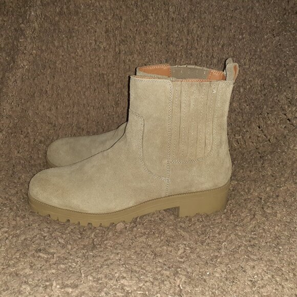 LUCKY BRAND-Hazyl-Tan/Beige Suede-Lug Sole Ankle Boots-Sz 9.5-Excellent - Picture 2 of 8
